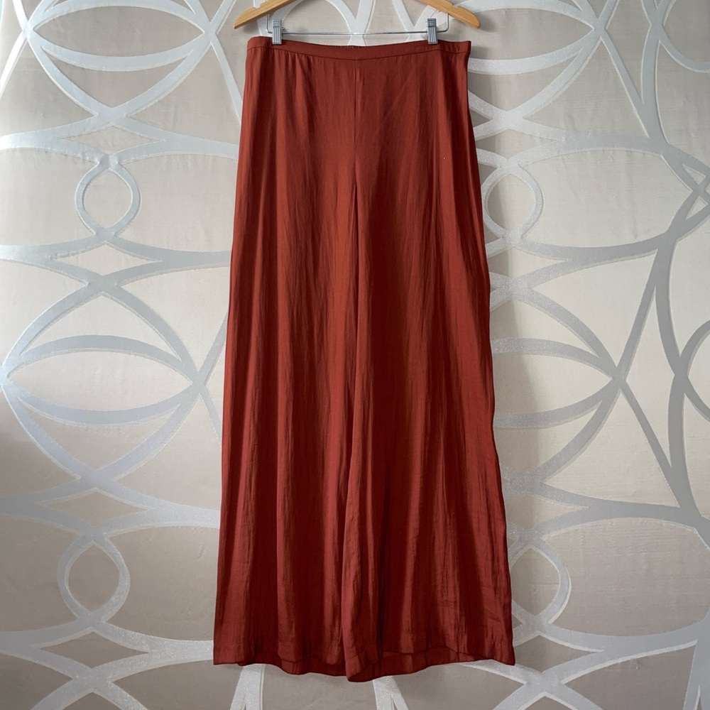 Elegant bronze pants